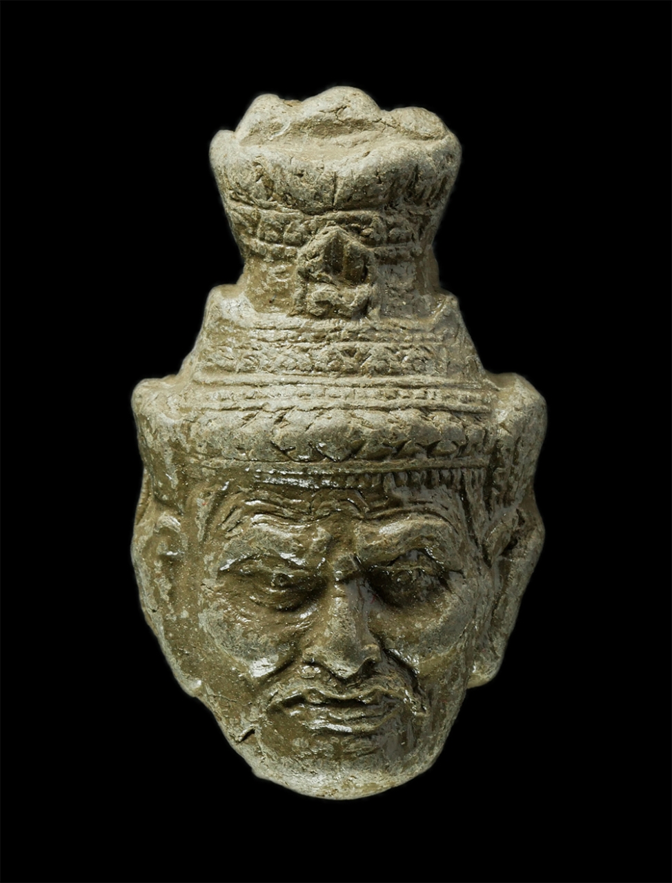 23Feb25 (1)p.jpg - เศียรฤาษี เศียรพ่อแก่ เนื้อดินสวยเข็มขลัง สร้างได้สวยงาม ด้านหลังจารย์ยันต์ ฝังตะกรุด พระเก่าสวยน่าเก็บสะสมบูชา เพื่อความเป็นสิริมงคล | https://kamulet.in.th